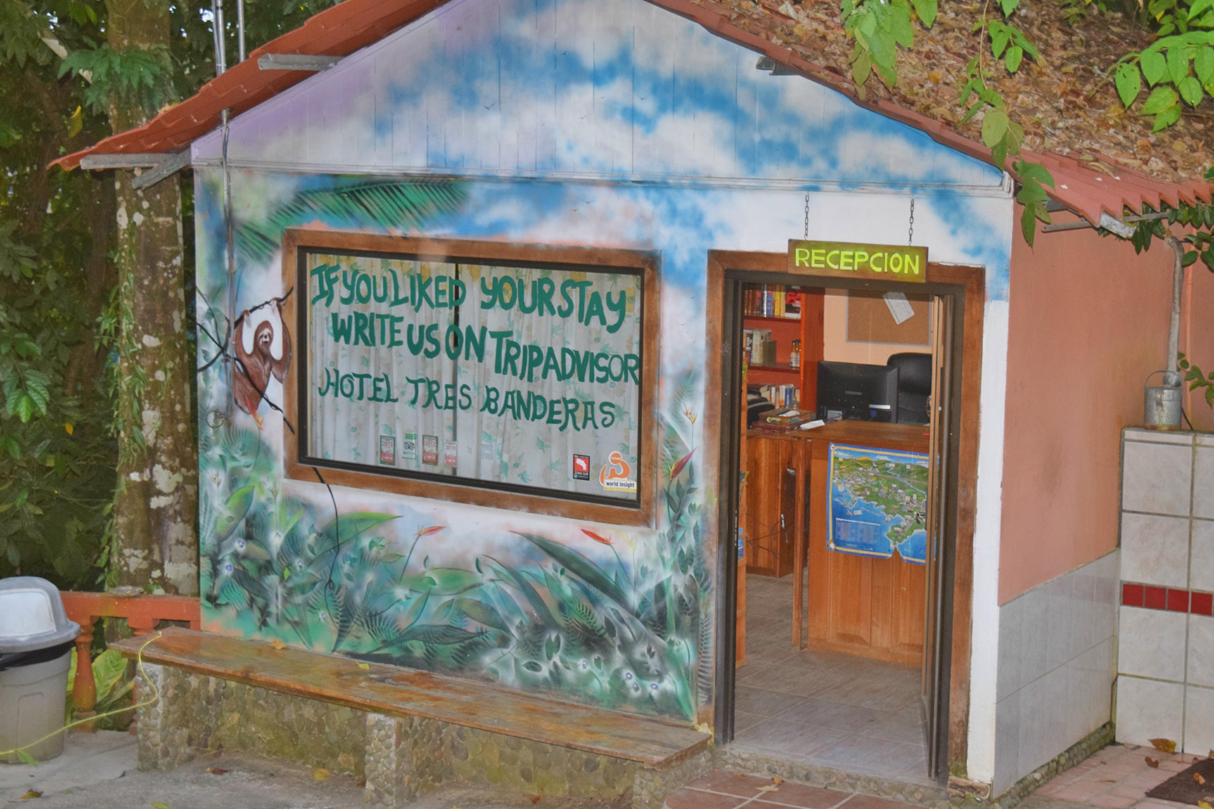 Hotel Tres Banderas Manuel Antonio Buitenkant foto